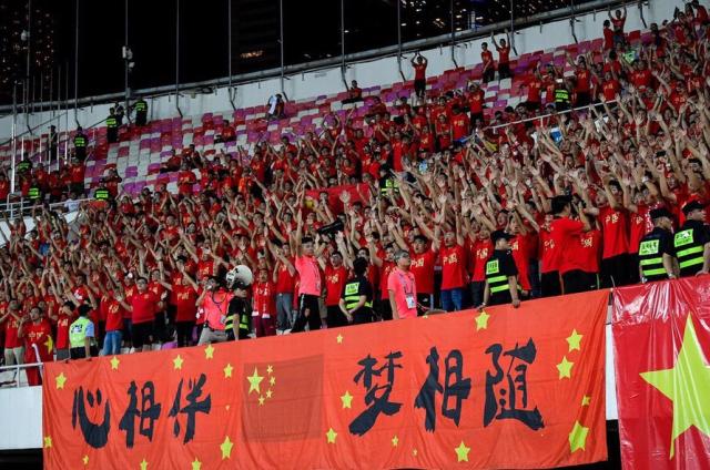 主场大胜强手，继续保持领先位置