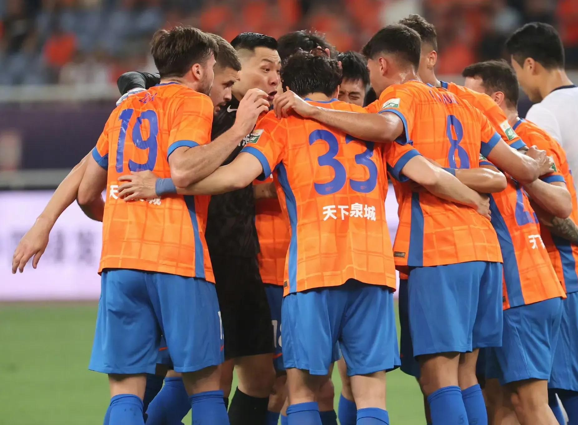 包含大连人遭遇尴尬，亚冠战绩持续堪忧的词条