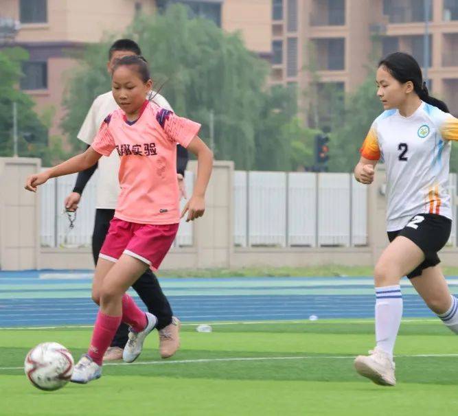 星空体育入口-足球比赛中女性团队斩获佳绩